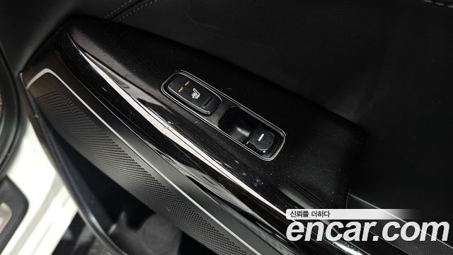 Kia K7 2018 — photo 18