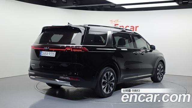 Kia Canival 2023 — photo 2