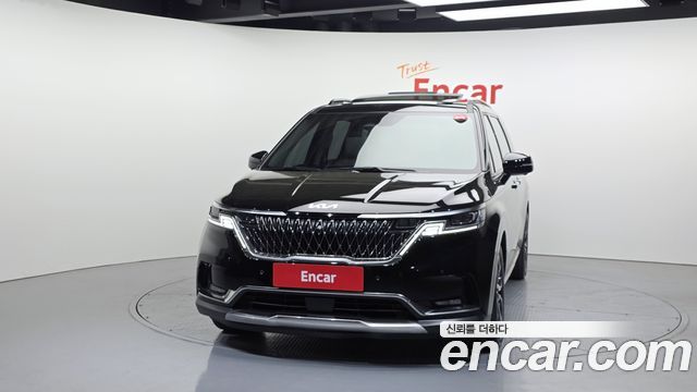 Kia Canival 2023 — photo 3