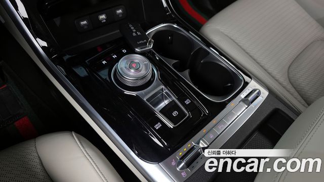Kia Canival 2023 — photo 9