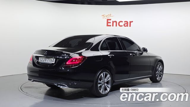 Mercedes-Benz C-Class 2020 — photo 2