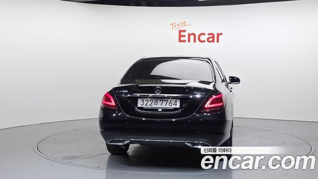 Mercedes-Benz C-Class 2020 — photo 4