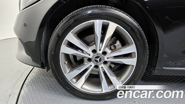 Mercedes-Benz C-Class 2020 — photo 5