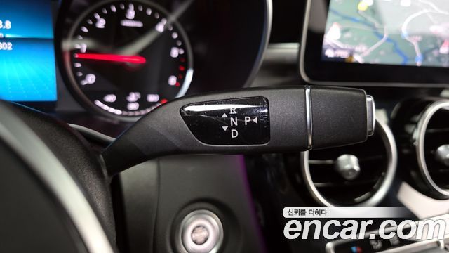Mercedes-Benz C-Class 2020 — photo 12
