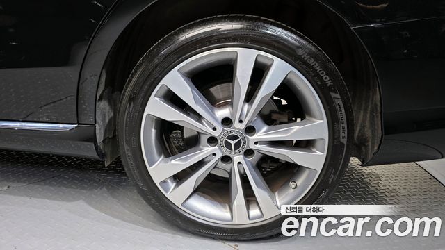 Mercedes-Benz C-Class 2020 — photo 7