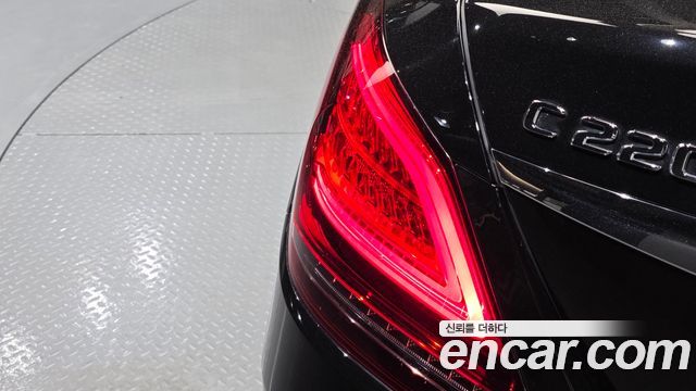 Mercedes-Benz C-Class 2020 — photo 9