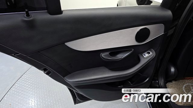 Mercedes-Benz C-Class 2020 — photo 15