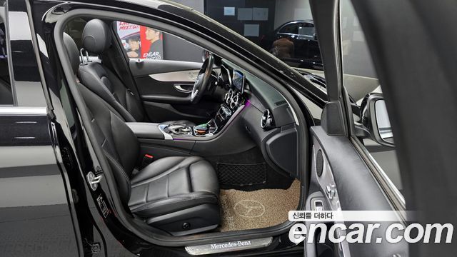 Mercedes-Benz C-Class 2020 — photo 16