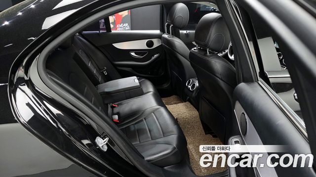 Mercedes-Benz C-Class 2020 — photo 28