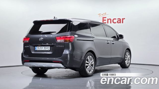 Kia Canival 2018 — photo 2