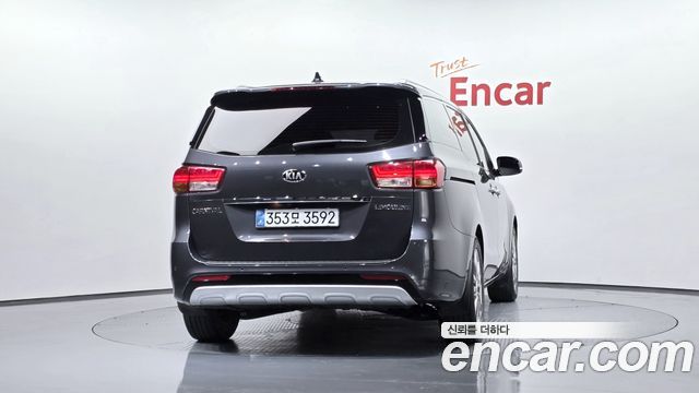 Kia Canival 2018 — photo 4