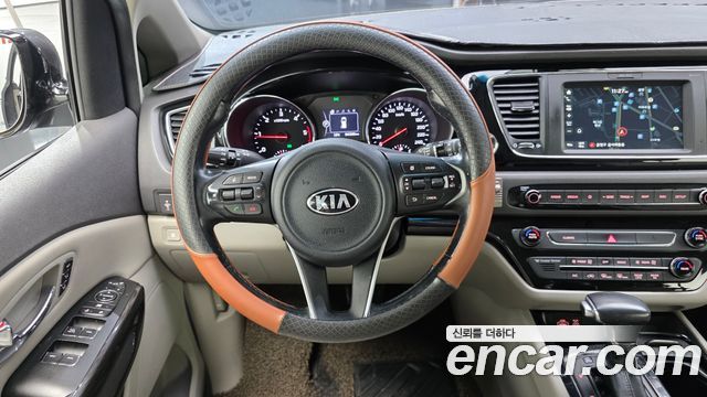 Kia Canival 2018 — photo 19