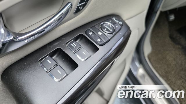 Kia Canival 2018 — photo 25