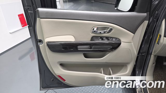 Kia Canival 2018 — photo 15