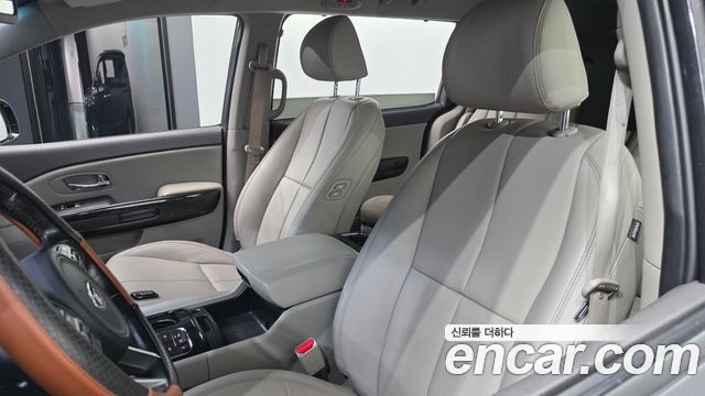 Kia Canival 2018 — photo 29