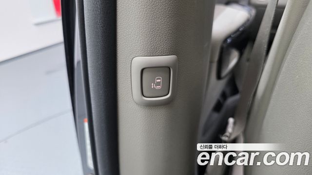 Kia Canival 2018 — photo 31