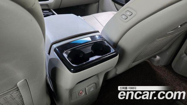 Kia Canival 2018 — photo 32