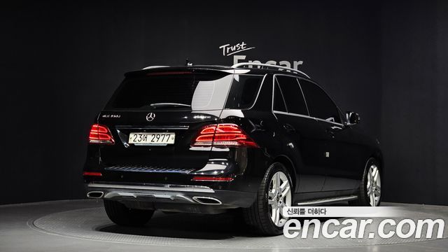 Mercedes-Benz GLE-Class 2018 — photo 2
