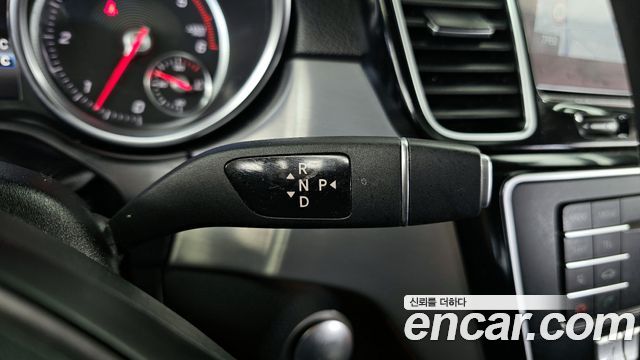 Mercedes-Benz GLE-Class 2018 — photo 9