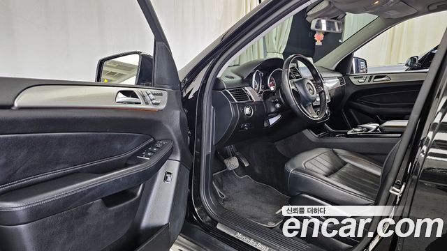 Mercedes-Benz GLE-Class 2018 — photo 10
