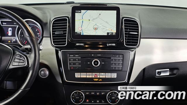 Mercedes-Benz GLE-Class 2018 — photo 14