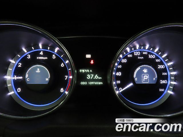 Hyundai Sonata 2010 — photo 8