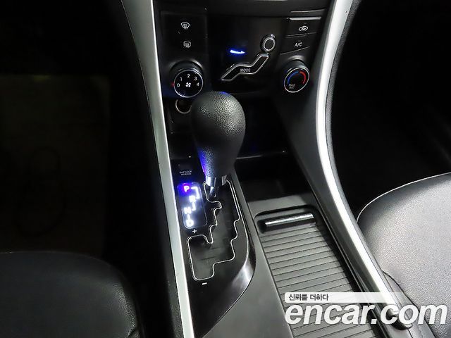 Hyundai Sonata 2010 — photo 9