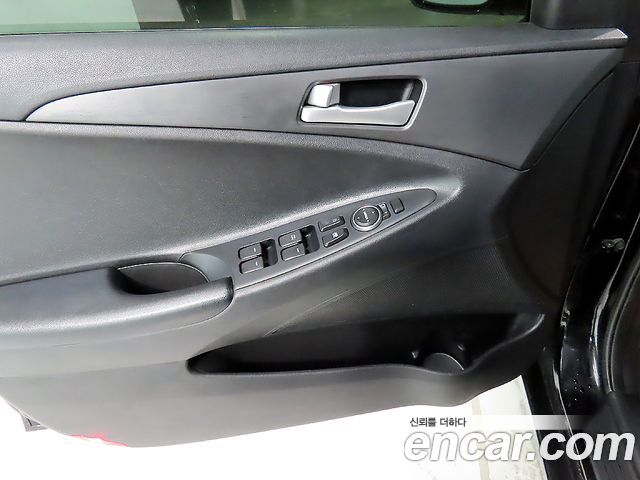 Hyundai Sonata 2010 — photo 13