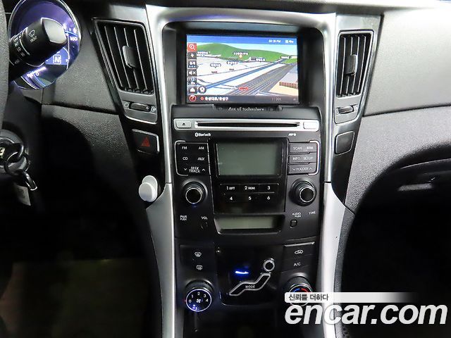 Hyundai Sonata 2010 — photo 18