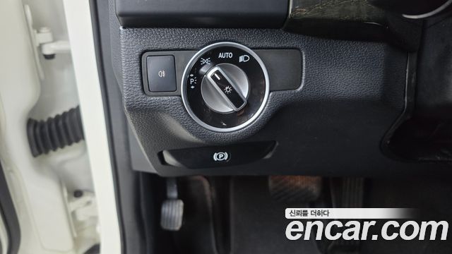 Mercedes-Benz GLK-Class 2012 — photo 17