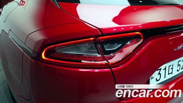 Kia Stinger 2018 — photo 9
