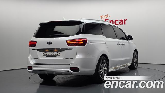 Kia Canival 2019 — photo 2