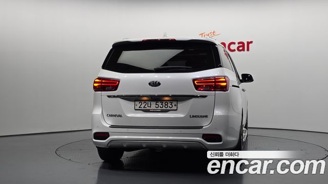 Kia Canival 2019 — photo 4