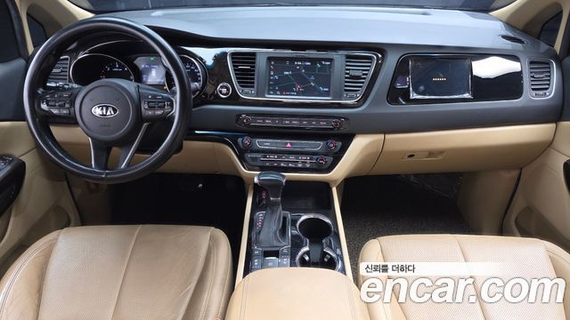 Kia Canival 2019 — photo 10