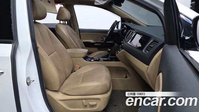 Kia Canival 2019 — photo 17
