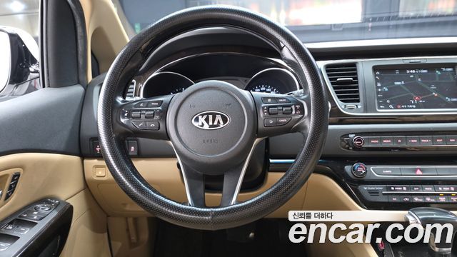 Kia Canival 2019 — photo 19