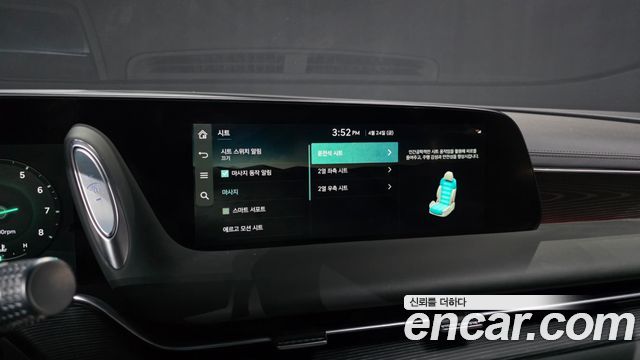Genesis G90 2022 — photo 32