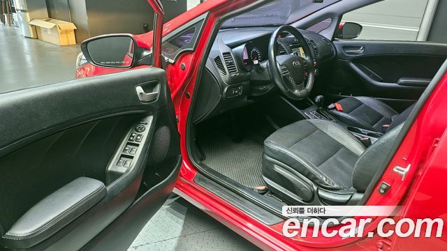 Kia K3 2015 — photo 10
