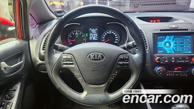 Kia K3 2015 — photo 14