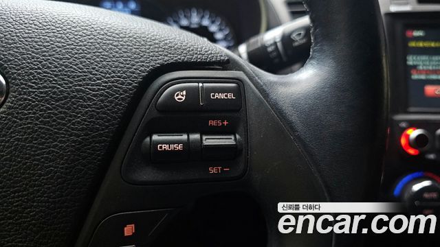 Kia K3 2015 — photo 17