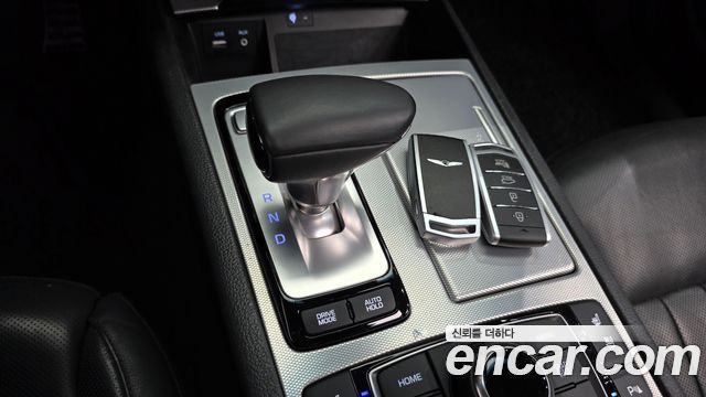 Genesis G80 2017 — photo 12