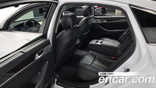 Genesis G80 2017 — photo 18