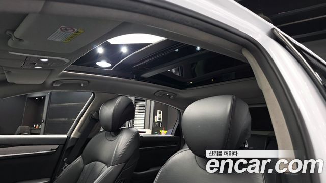 Genesis G80 2017 — photo 24