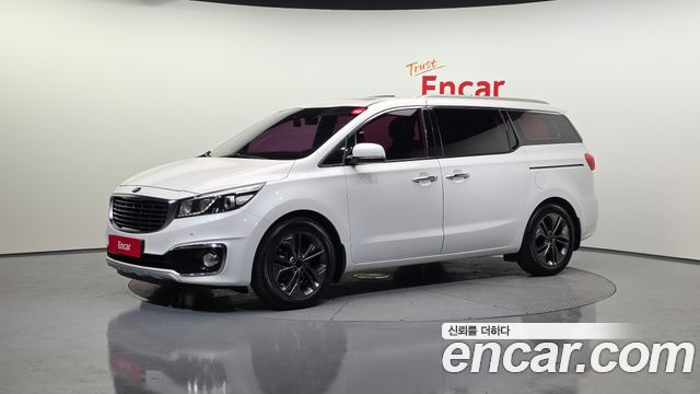 Kia Canival 2017 — photo 1