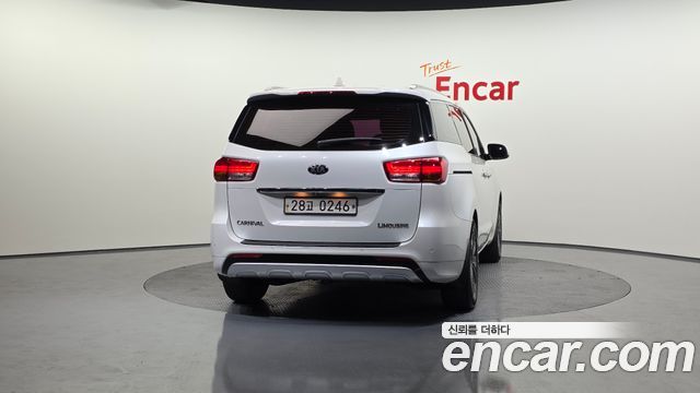 Kia Canival 2017 — photo 4