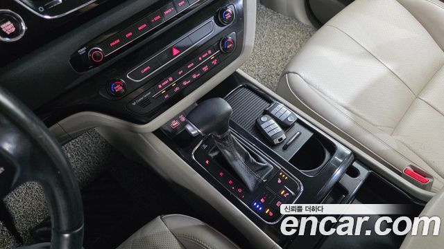 Kia Canival 2017 — photo 12