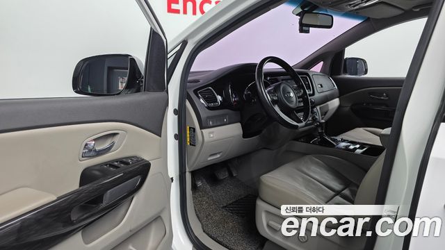 Kia Canival 2017 — photo 13