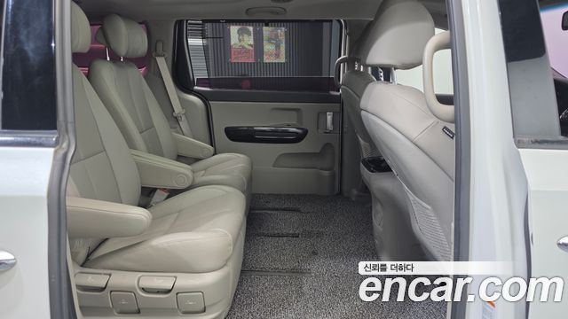 Kia Canival 2017 — photo 17