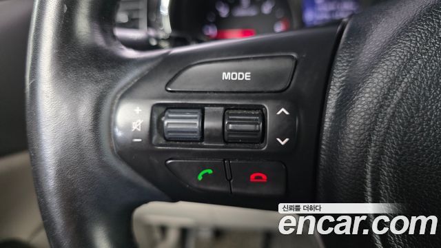 Kia Canival 2017 — photo 25