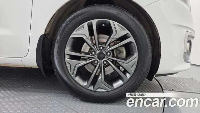 Kia Canival 2017 — photo 7